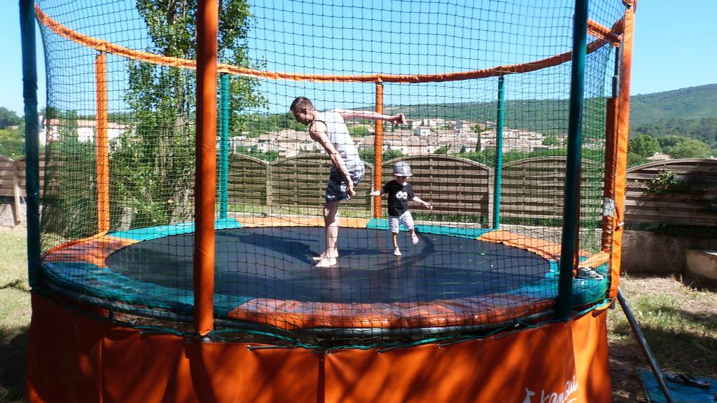 Camping La Vidaresse Ξενοδοχείο Sainte-Anastasie-sur-Issole Εξωτερικό φωτογραφία