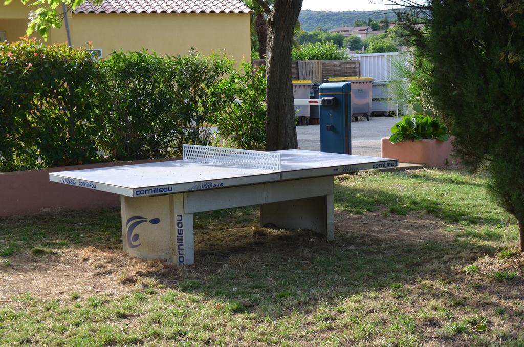 Camping La Vidaresse Ξενοδοχείο Sainte-Anastasie-sur-Issole Εξωτερικό φωτογραφία
