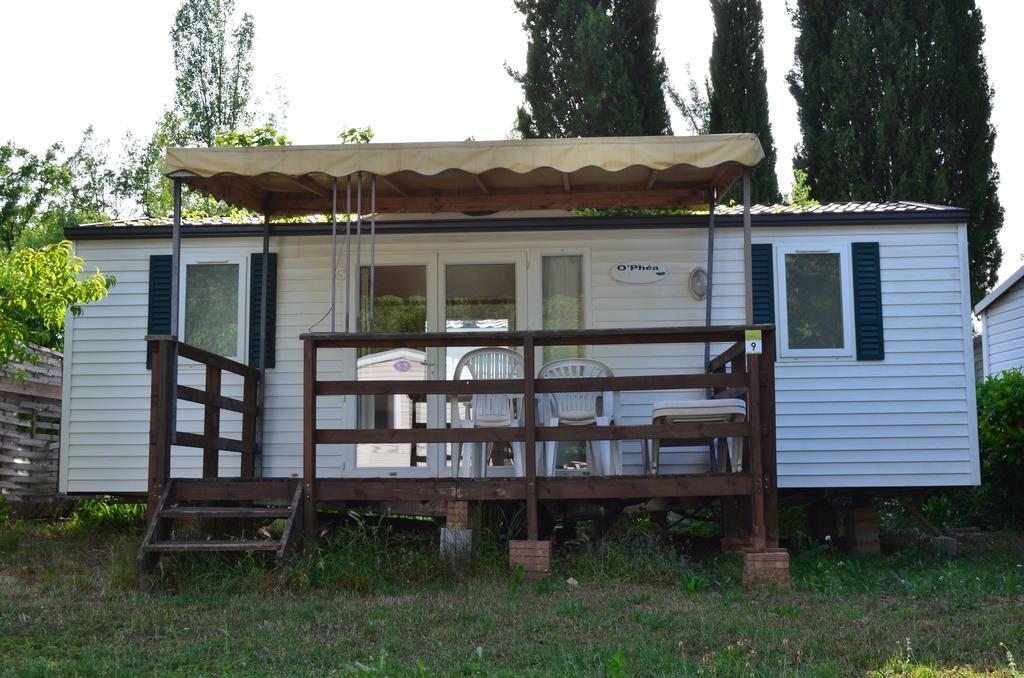 Camping La Vidaresse Ξενοδοχείο Sainte-Anastasie-sur-Issole Εξωτερικό φωτογραφία