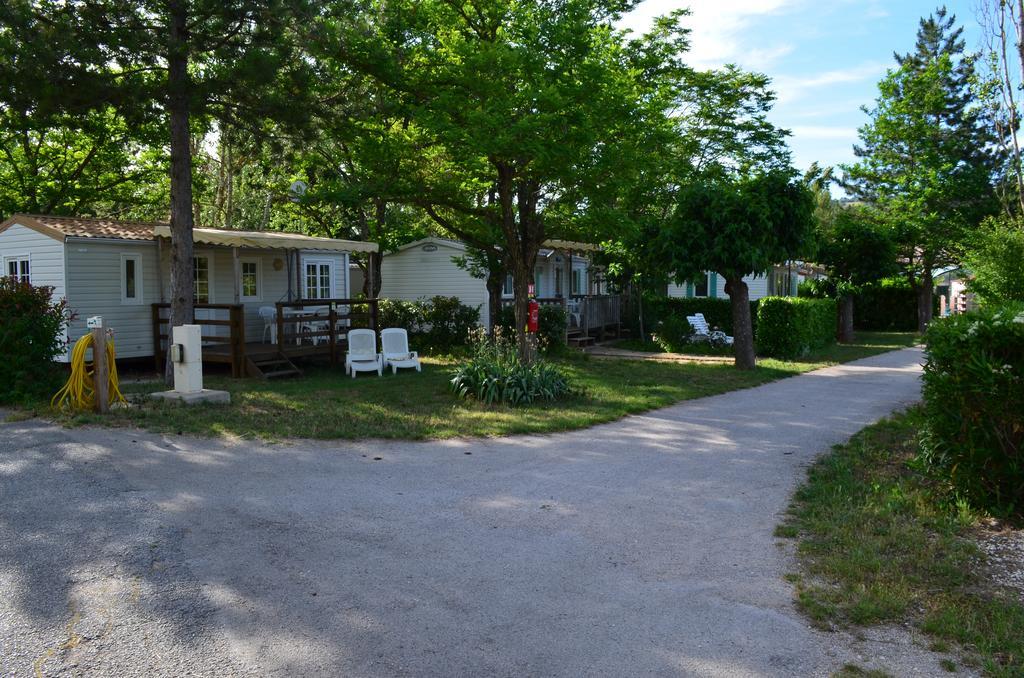 Camping La Vidaresse Ξενοδοχείο Sainte-Anastasie-sur-Issole Εξωτερικό φωτογραφία
