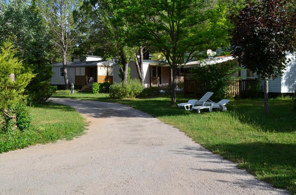 Camping La Vidaresse Ξενοδοχείο Sainte-Anastasie-sur-Issole Εξωτερικό φωτογραφία