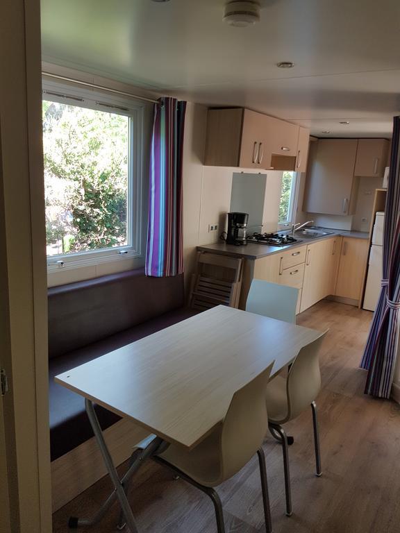 Camping La Vidaresse Ξενοδοχείο Sainte-Anastasie-sur-Issole Εξωτερικό φωτογραφία